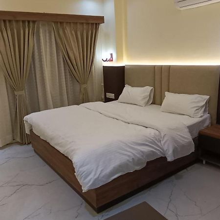 The Banaras Hotel Варанаси Экстерьер фото