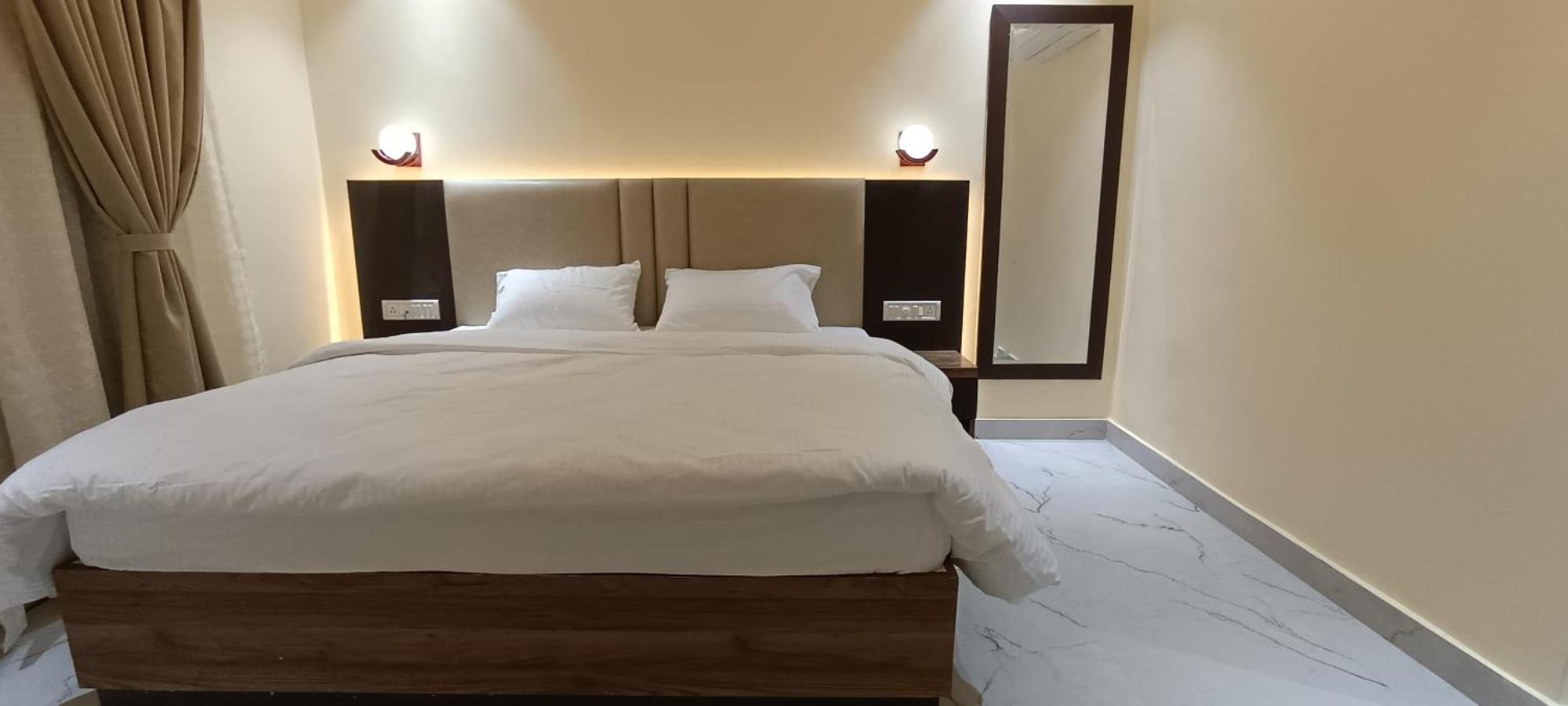 The Banaras Hotel Варанаси Экстерьер фото