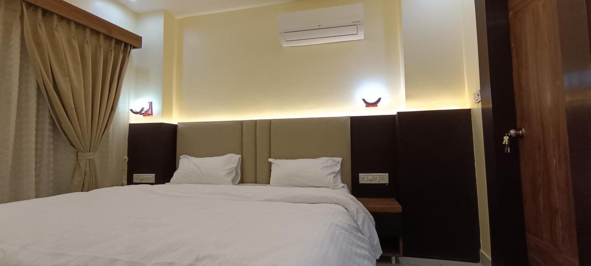 The Banaras Hotel Варанаси Экстерьер фото