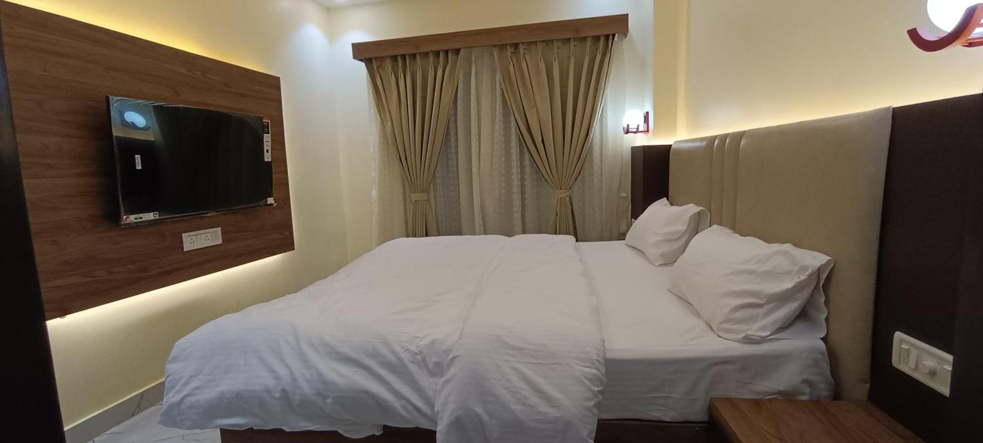 The Banaras Hotel Варанаси Экстерьер фото